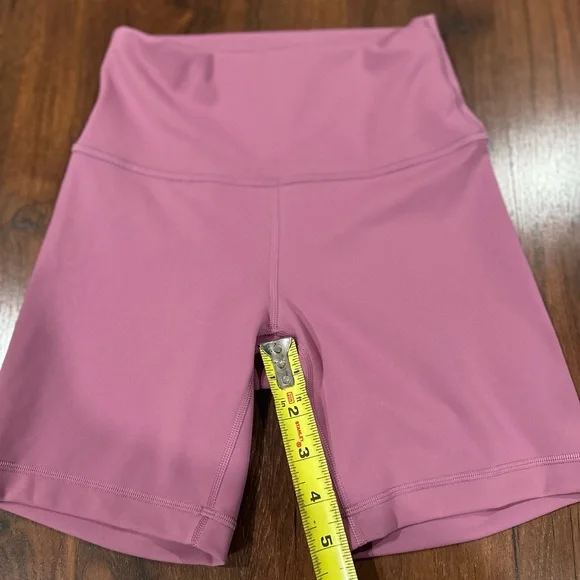 Lululemon Wunder Train High-Rise Short 6" vintage plum Size 4 - Picture 7 of 8